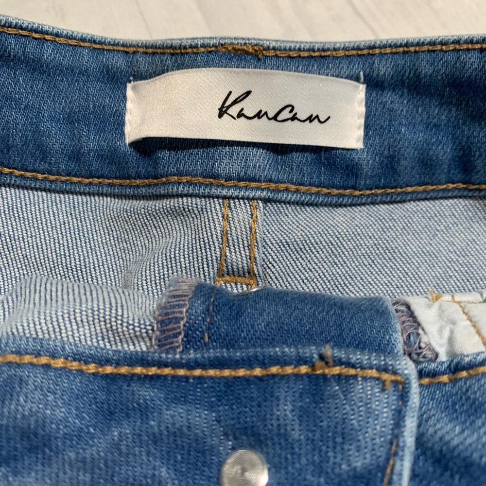 NWT KanCan High rise side panel short. Size 3/25. - Picture 3 of 10